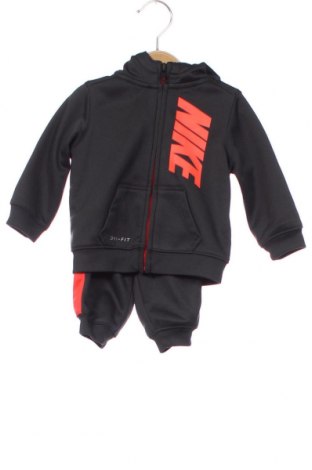 Детски спортен комплект Nike, Размер 6-9m/ 68-74 см, Цвят Сив, Цена 49,30 лв.