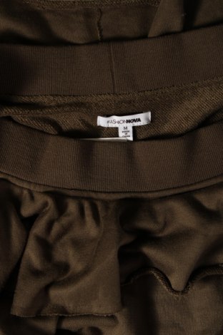 Damen Shirt Fashion nova, Größe M, Farbe Grün, Preis 2,78 €