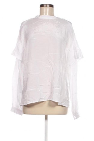 Γυναικεία μπλούζα United Colors Of Benetton, Μέγεθος M, Χρώμα Λευκό, Τιμή 3,71 €