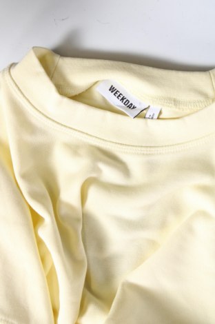 Γυναικεία μπλούζα Weekday, Μέγεθος L, Χρώμα Κίτρινο, Τιμή 2,89 €
