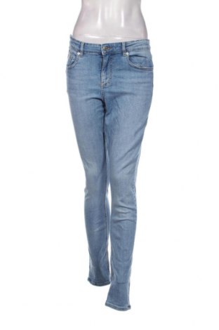 Dámske džínsy  Perfect Jeans By Gina Tricot, Veľkosť M, Farba Modrá, Cena  8,06 €