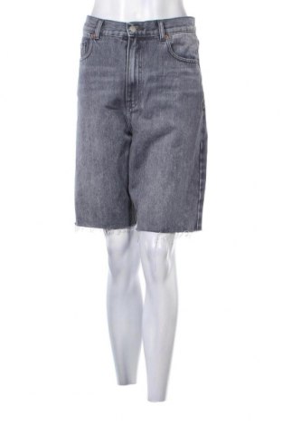 Дамски къс панталон Dr. Denim, Размер M, Цвят Сив, Цена 10,80 лв.