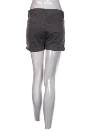 Γυναικείο κοντό παντελόνι Dreimaster, Μέγεθος M, Χρώμα Γκρί, Τιμή 48,97 €