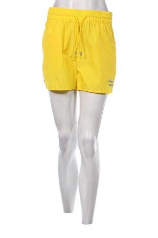 Γυναικείο κοντό παντελόνι HOSBJERG, Μέγεθος M, Χρώμα Κίτρινο, Τιμή 4,21 €