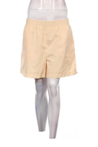 Γυναικείο κοντό παντελόνι Minimum, Μέγεθος L, Χρώμα Κίτρινο, Τιμή 4,73 €