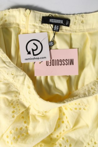 Γυναικείο κοντό παντελόνι Missguided, Μέγεθος L, Χρώμα Κίτρινο, Τιμή 15,98 €