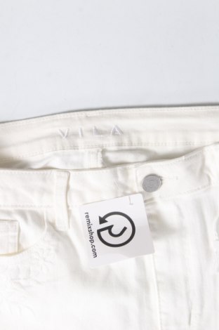 Pantaloni scurți de femei VILA, Mărime XL, Culoare Alb, Preț 131,58 Lei