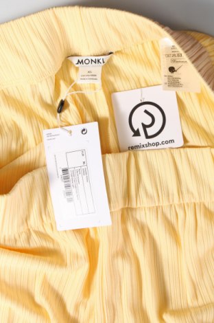 Дамски панталон Monki, Размер XL, Цвят Жълт, Цена 49,00 лв.