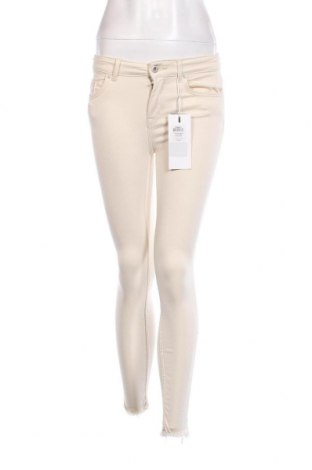 Дамски панталон ONLY, Размер S, Цвят Бял, Цена 12,42 лв.