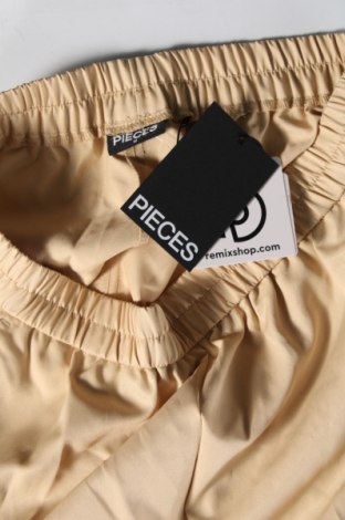 Γυναικείο παντελόνι Pieces, Μέγεθος M, Χρώμα Εκρού, Τιμή 8,63 €