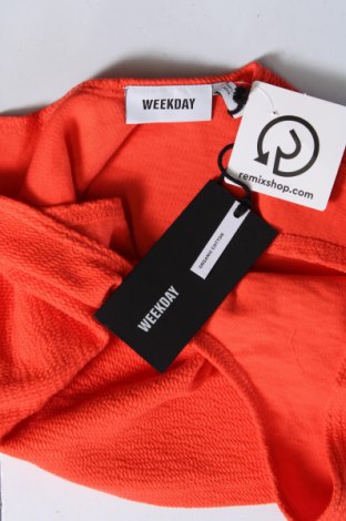 Γυναικείο αμάνικο μπλουζάκι Weekday, Μέγεθος L, Χρώμα Κόκκινο, Τιμή 3,57 €