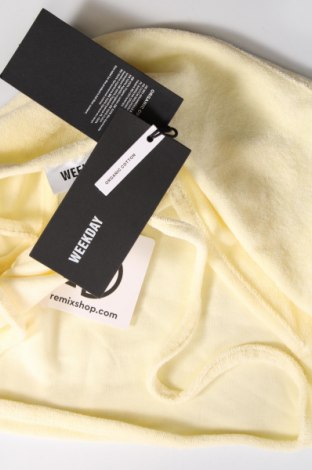 Γυναικείο αμάνικο μπλουζάκι Weekday, Μέγεθος M, Χρώμα Κίτρινο, Τιμή 3,68 €