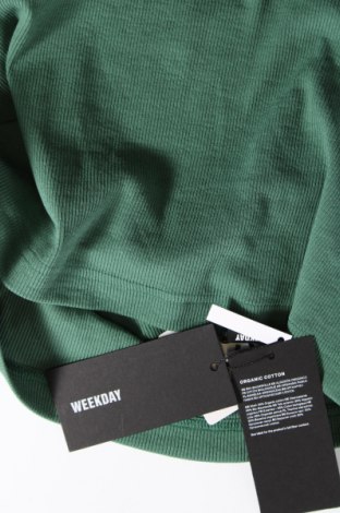 Γυναικείο αμάνικο μπλουζάκι Weekday, Μέγεθος XL, Χρώμα Πράσινο, Τιμή 4,11 €