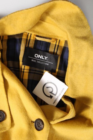 Дамско палто ONLY, Размер XS, Цвят Жълт, Цена 50,14 лв.