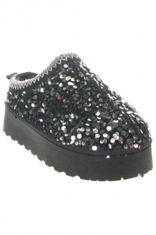 Чехли Unbranded, Размер 39, Цвят Многоцветен, Цена 31,99 лв.