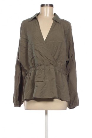 Damen Shirt Comma,, Größe M, Farbe Grün, Preis 24,48 €