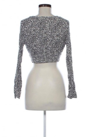 Damen Shirt Pull&Bear, Größe S, Farbe Mehrfarbig, Preis 13,99 €