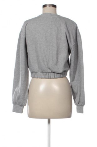 Дамска блуза Pull&Bear, Размер M, Цвят Сив, Цена 19,04 лв.