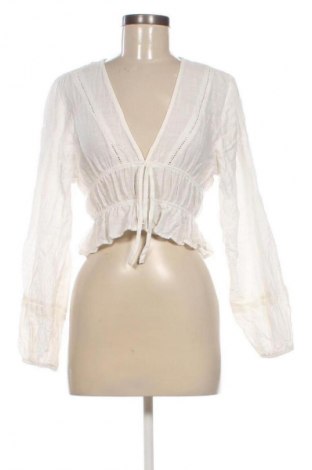 Damen Shirt Pull&Bear, Größe M, Farbe Weiß, Preis 13,99 €