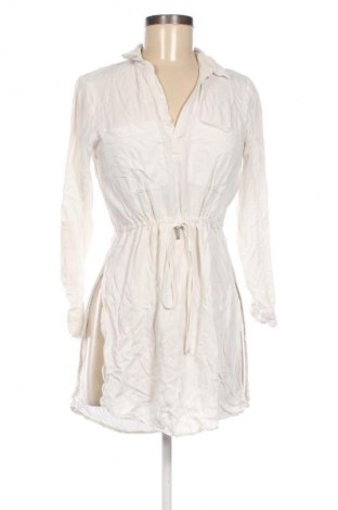 Damen Shirt Sinsay, Größe S, Farbe Weiß, Preis 9,74 €
