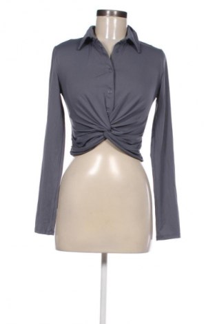 Damen Shirt Stradivarius, Größe S, Farbe Grau, Preis 9,74 €