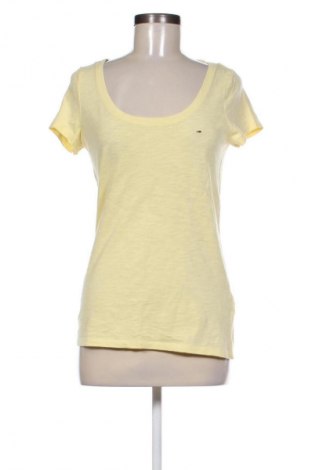 Γυναικείο t-shirt Hilfiger Denim, Μέγεθος M, Χρώμα Κίτρινο, Τιμή 17,39 €