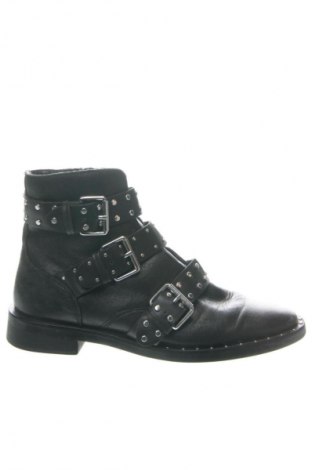 Damen Stiefeletten Stradivarius, Größe 37, Farbe Schwarz, Preis 40,00 €