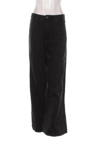 Damskie jeansy Bershka, Rozmiar M, Kolor Czarny, Cena 95,99 zł