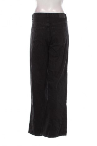 Damskie jeansy Bershka, Rozmiar M, Kolor Czarny, Cena 95,99 zł