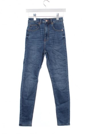 Γυναικείο Τζίν Bershka, Μέγεθος XS, Χρώμα Μπλέ, Τιμή 7,99 €