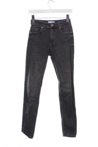 Blugi de femei Bershka, Mărime XS, Culoare Negru, Preț 77,17 Lei