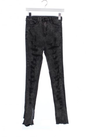 Дамски дънки Forever 21, Размер XS, Цвят Сив, Цена 34,00 лв.