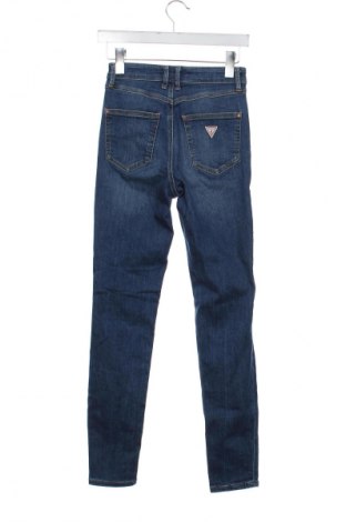 Дамски дънки Guess, Размер XS, Цвят Син, Цена 75,00 лв.