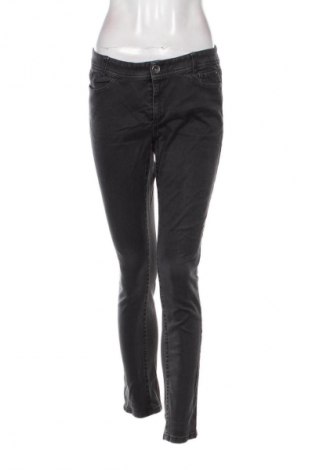Damen Jeans Marc Cain, Größe M, Farbe Grau, Preis 70,08 €