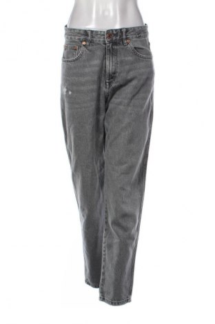 Damskie jeansy Pull&Bear, Rozmiar M, Kolor Szary, Cena 95,99 zł