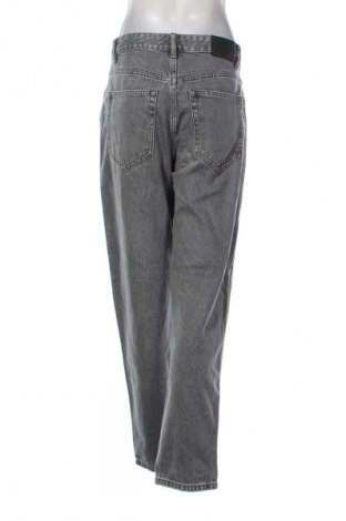 Damskie jeansy Pull&Bear, Rozmiar M, Kolor Szary, Cena 95,99 zł