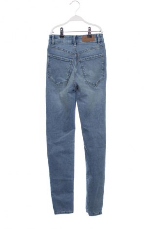 Blugi de femei Pull&Bear, Mărime XXS, Culoare Albastru, Preț 77,17 Lei