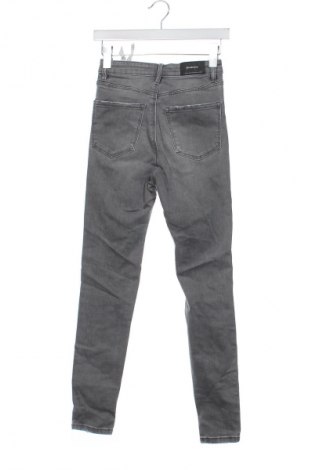 Дамски дънки Stradivarius, Размер XS, Цвят Сив, Цена 29,99 лв.
