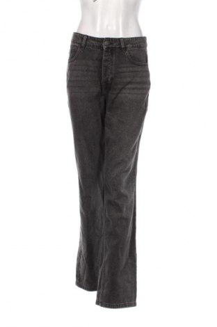 Damskie jeansy Stradivarius, Rozmiar S, Kolor Szary, Cena 150,99 zł