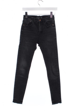 Dámske džínsy  Stradivarius, Veľkosť XS, Farba Čierna, Cena  14,91 €