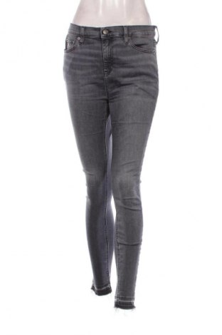 Damskie jeansy Tommy Jeans, Rozmiar XL, Kolor Szary, Cena 245,99 zł