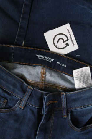 Дамски дънки Vero Moda, Размер XS, Цвят Син, Цена 14,99 лв.
