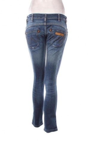 Dámske džínsy  Wrangler, Veľkosť M, Farba Modrá, Cena  38,00 €