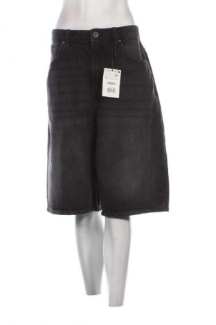Damen Shorts Bershka, Größe XL, Farbe Schwarz, Preis € 21,99