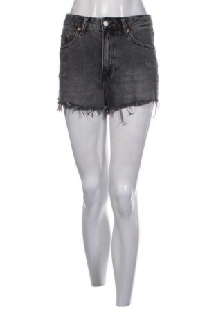 Дамски къс панталон Dr. Denim, Размер M, Цвят Сив, Цена 34,00 лв.