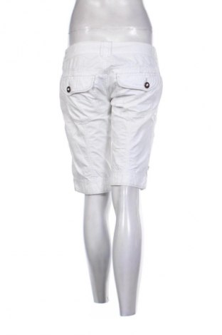 Дамски къс панталон Edc By Esprit, Размер S, Цвят Бял, Цена 33,97 лв.