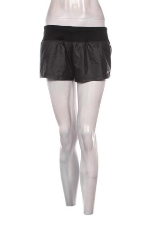 Dámske kraťasy  Nike, Veľkosť M, Farba Čierna, Cena  17,36 €