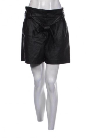 Pantaloni scurți de femei Piazza Italia, Mărime M, Culoare Negru, Preț 50,00 Lei
