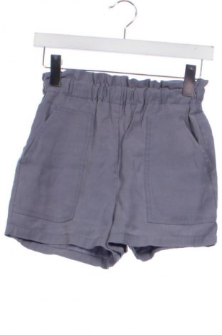 Dámské kraťasy  Pull&Bear, Velikost XS, Barva Šedá, Cena  241,00 Kč