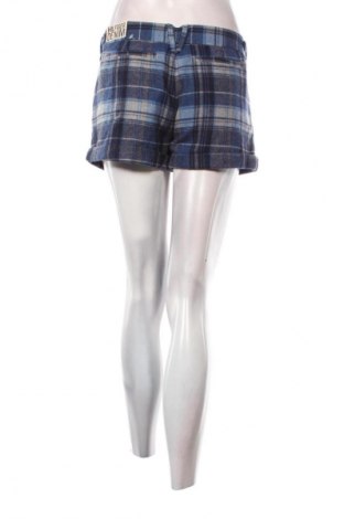 Damen Shorts Tommy Hilfiger, Größe XL, Farbe Mehrfarbig, Preis 109,99 €